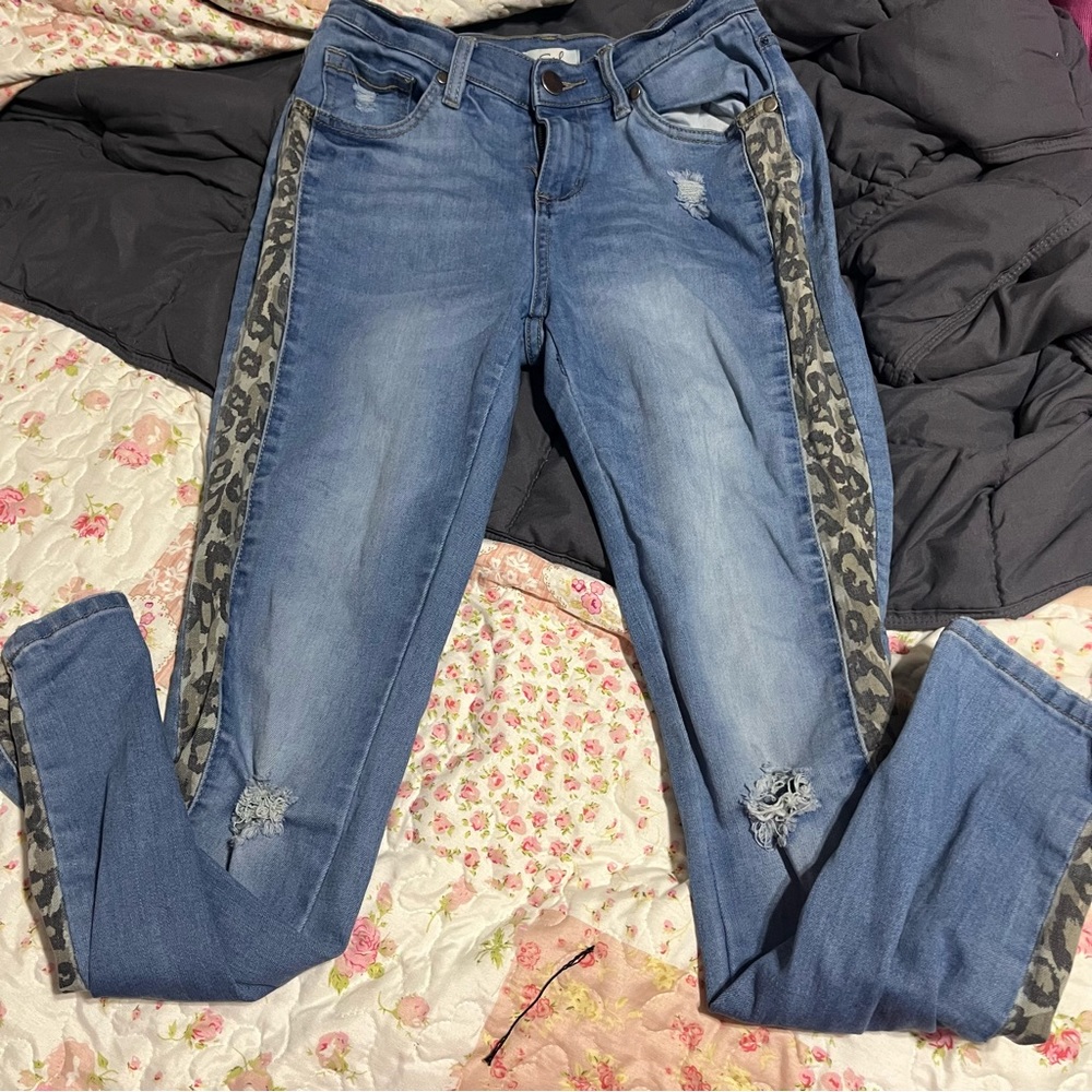 Easel blue jeans with cheetah /leopard print size small